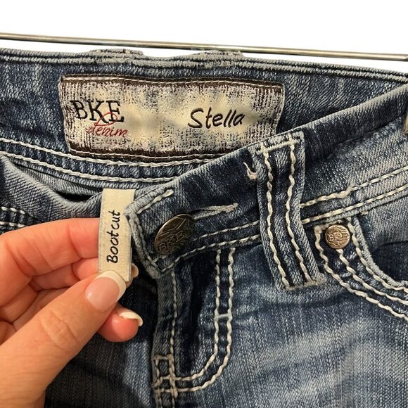 BKE Stella Bootcut Denim Jeans Womens Size 26L Medium Wash Distressed Stitching - Picture 2 of 6